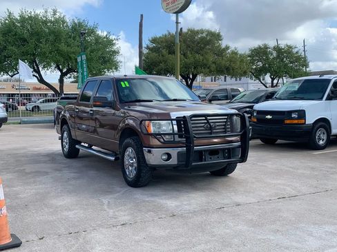 Used 2011 Ford F150 XLT w/ XLT Chrome Pkg RWD image 3