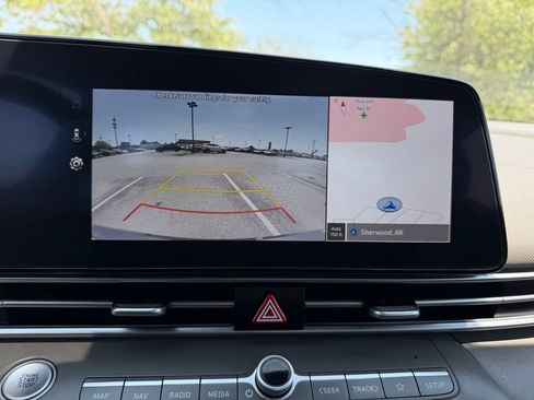 Used 2024 Hyundai Elantra SEL FWD image 19