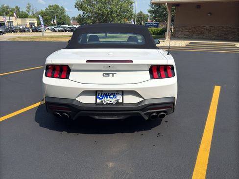 Used 2025 Ford Mustang GT Premium RWD image 7