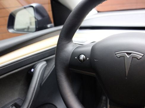 Used 2023 Tesla Model Y Long Range image 20