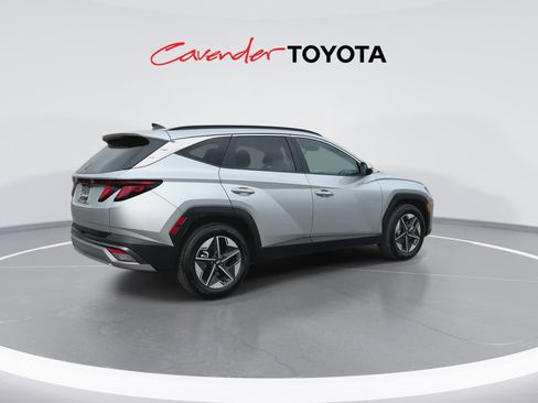 Used 2025 Hyundai Tucson SEL FWD image 8