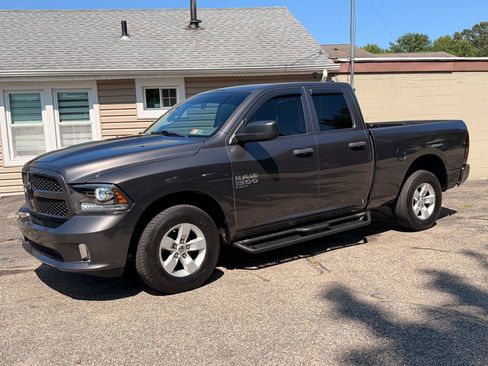 Used 2019 RAM 1500 Express AWD/4WD image 2