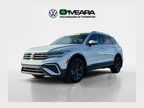 Used 2023 Volkswagen Tiguan SE image 1