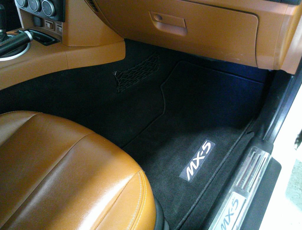 Used 2007 MAZDA MX-5 Miata Grand Touring w/ Premium Pkg RWD image 36