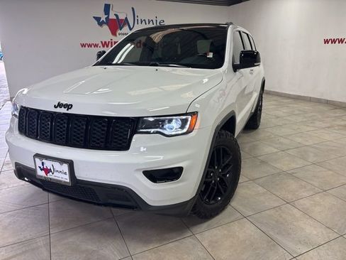 Used 2019 Jeep Grand Cherokee Limited AWD/4WD image 3