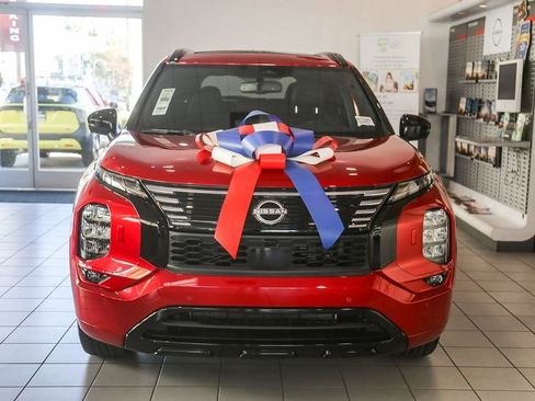New 2026 Nissan Rogue Platinum AWD/4WD image 2