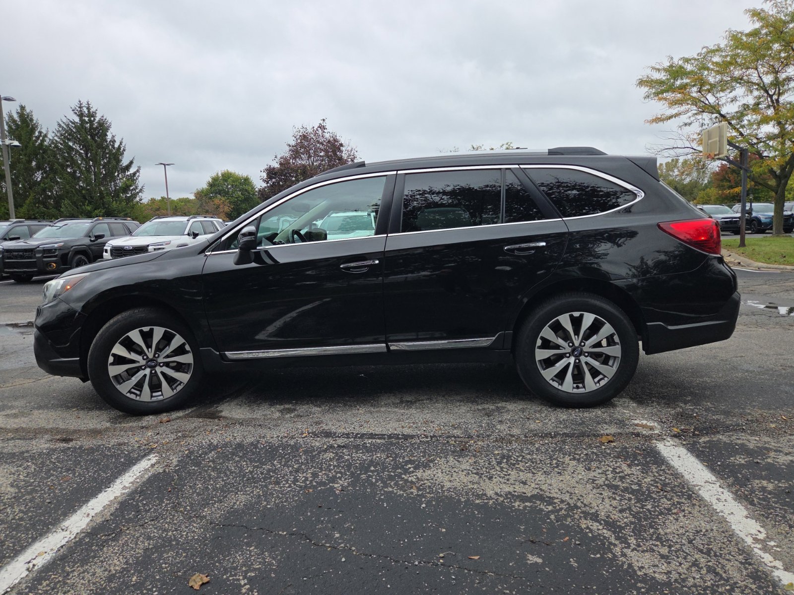Used 2018 Subaru Outback 3.6R Touring AWD/4WD image 11