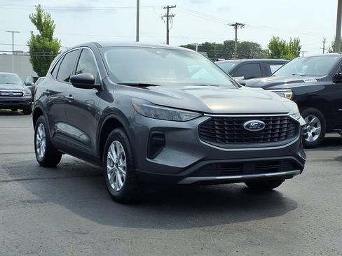 Certified 2024 Ford Escape Active w/ Tech Pack #1 AWD/4WD image 3