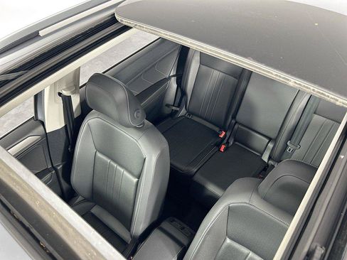 Certified 2024 Volkswagen Tiguan SE w/ Panoramic Sunroof Package AWD/4WD image 21