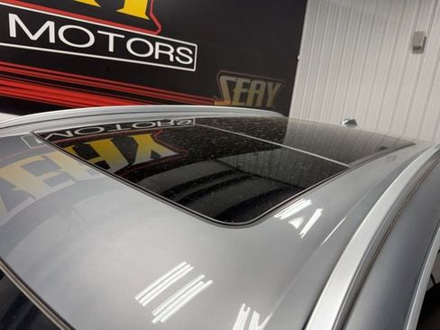 Used 2024 BMW X5 xDrive40i w/ Premium Package AWD/4WD image 4