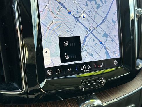 Used 2023 Volvo XC60 B5 Plus image 38