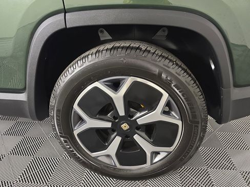 Used 2023 Rivian R1S Adventure image 10