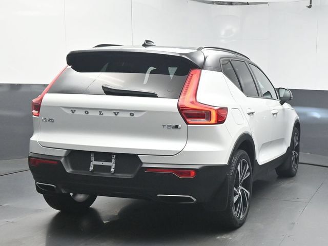 Used 2020 Volvo XC40 T5 R-Design w/ Protection Package AWD/4WD image 7