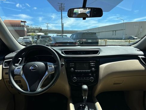 Used 2016 Nissan Rogue SV image 14