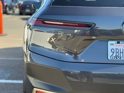 Certified 2022 BMW iX xDrive50 w/ Dynamic Handling Package image 16