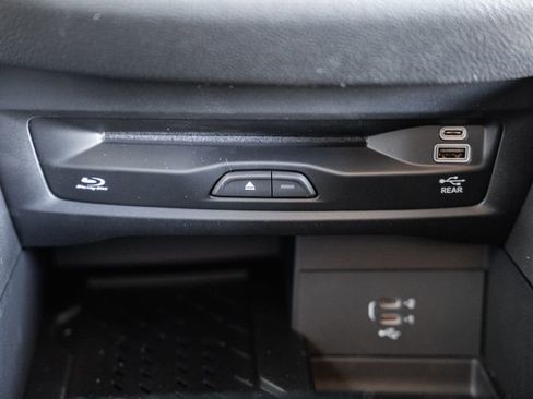 New 2026 Chrysler Pacifica Limited image 23