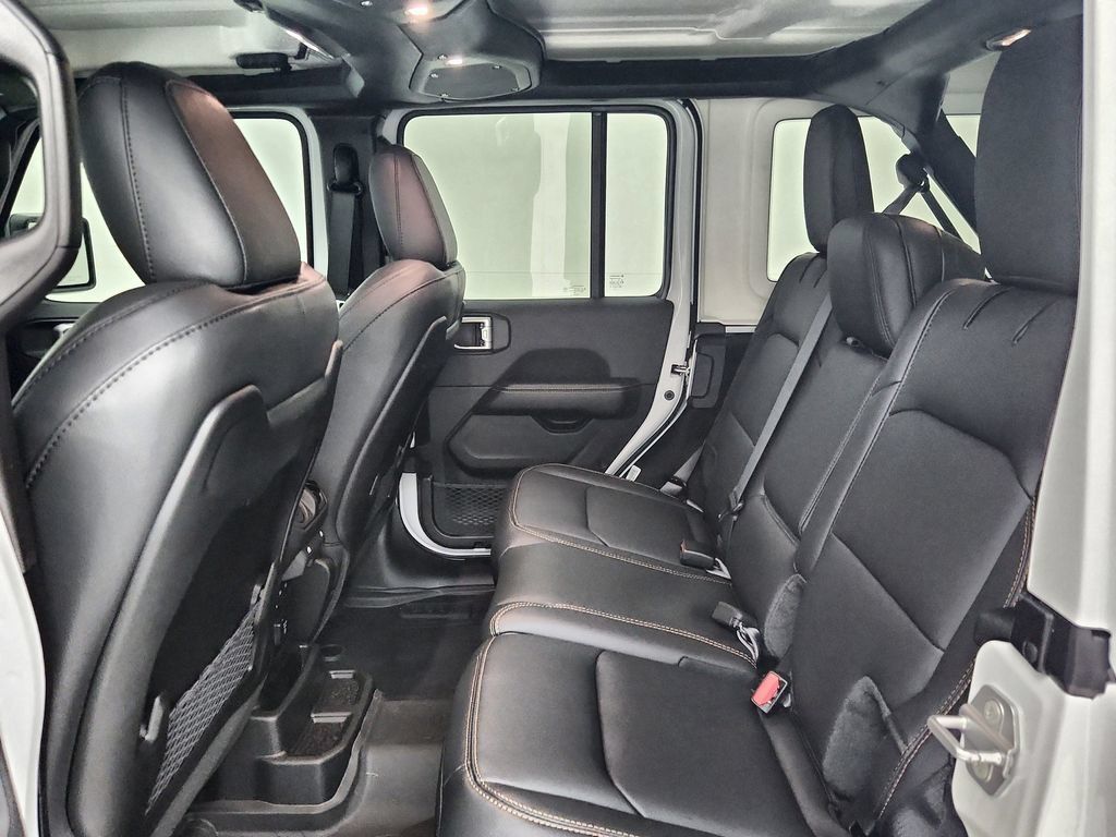New 2026 Jeep Wrangler Unlimited Sahara AWD/4WD image 31
