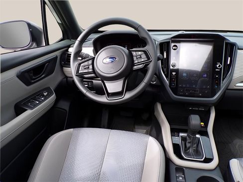 Used 2025 Subaru Forester Premium image 17