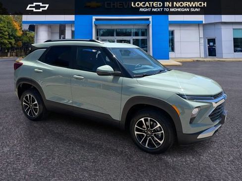New 2026 Chevrolet TrailBlazer LT w/ Convenience Package AWD/4WD image 3