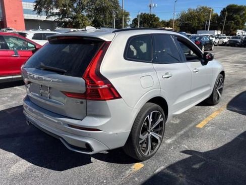 Used 2023 Volvo XC60 B5 Ultimate image 2
