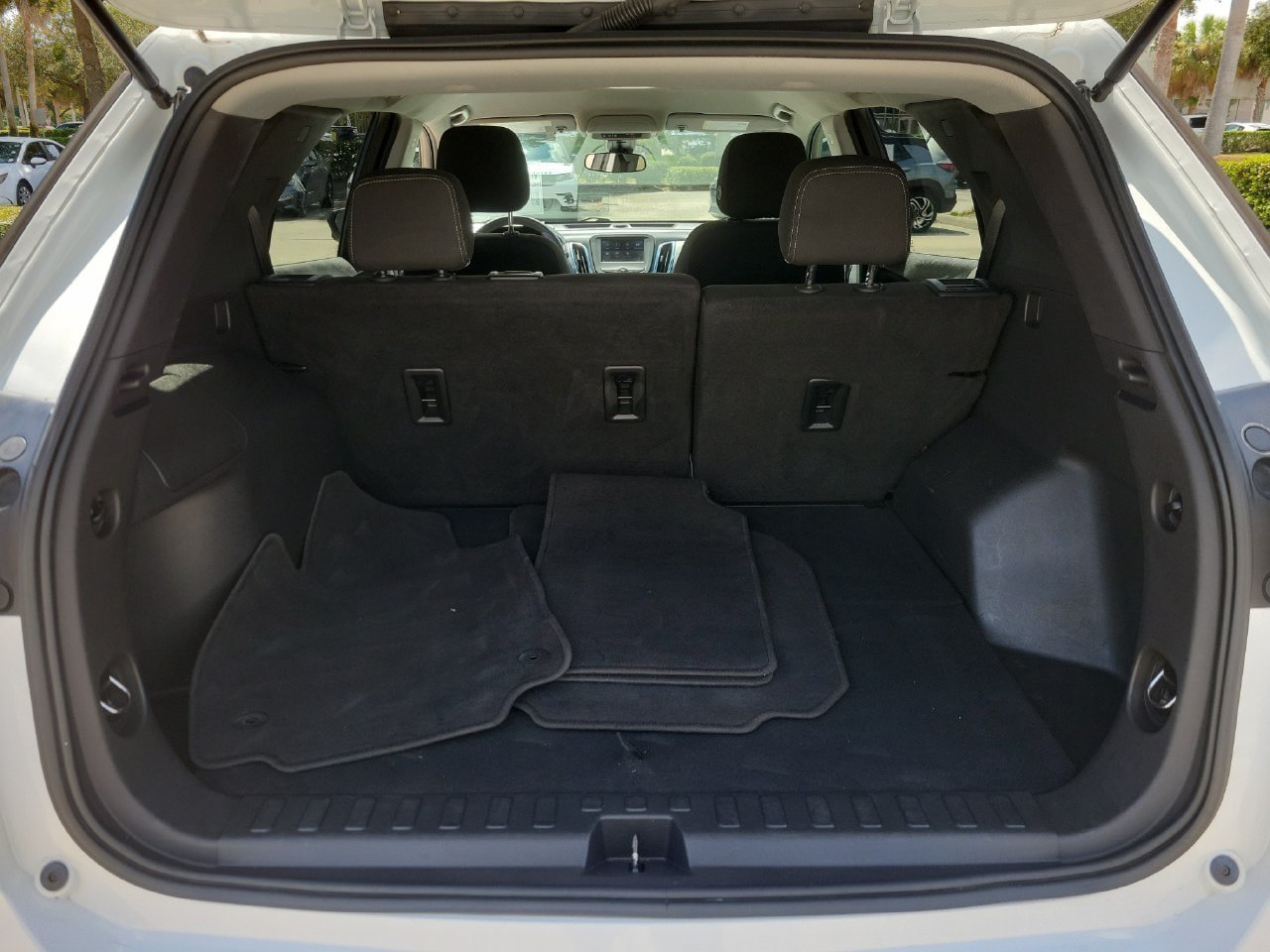 Certified 2021 Chevrolet Equinox LS w/ LS Convenience Package FWD image 7
