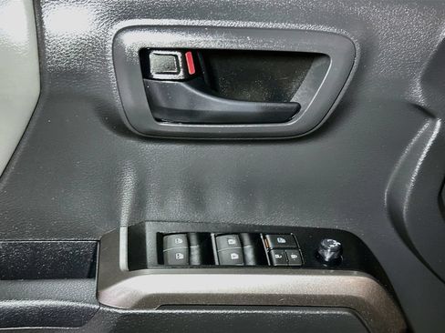 Used 2023 Toyota Tacoma SR5 w/ Black Out Package (TMS) AWD/4WD image 19