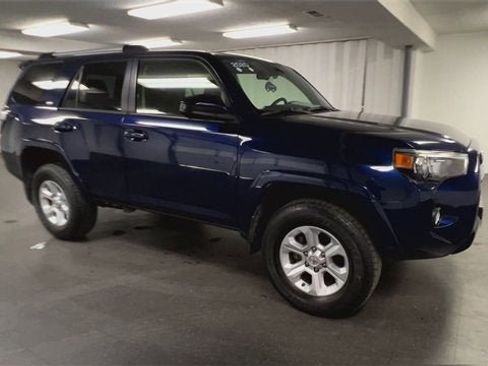 Used 2020 Toyota 4Runner SR5 image 2