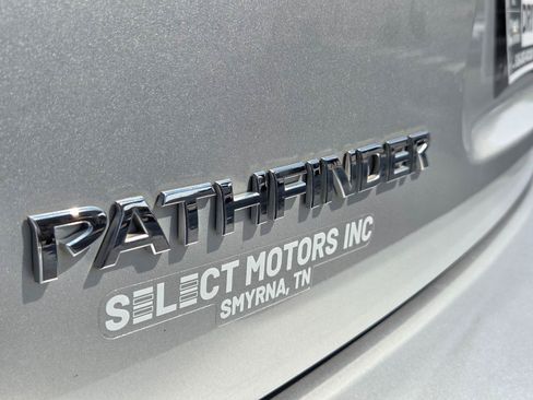 Used 2019 Nissan Pathfinder SL FWD image 10