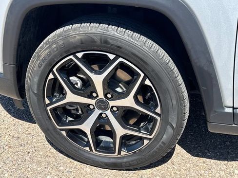 Used 2025 Jeep Compass Limited AWD/4WD image 18