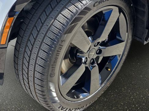 New 2026 Land Rover Defender 110 V8 image 33