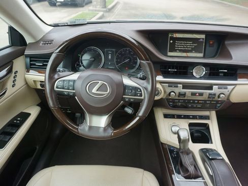 Used 2018 Lexus ES 350 w/ Luxury Package w/Wood Trim FWD image 6