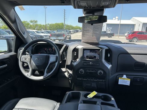 Used 2025 Chevrolet Silverado 1500 Custom Trail Boss w/ Turbomax Blackout Package image 8