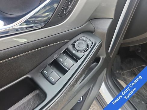 Used 2023 Chevrolet Traverse LT image 12