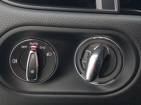 New 2026 Porsche Macan image 28