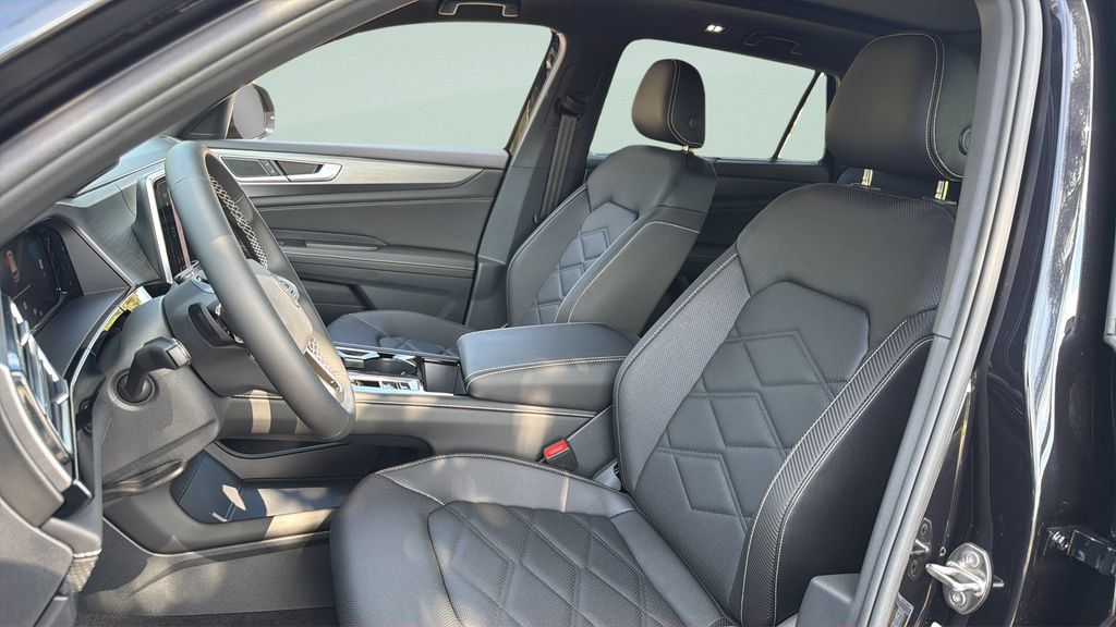 New 2026 Volkswagen Atlas Cross Sport SE FWD image 31