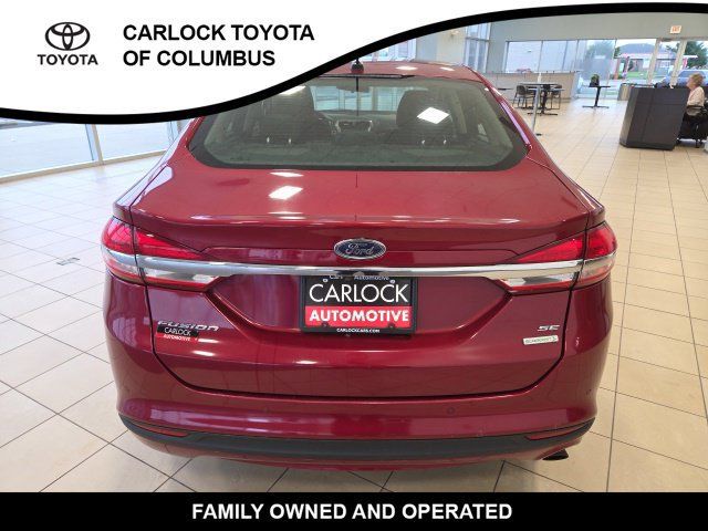 Used 2017 Ford Fusion SE w/ Fusion SE Technology Package FWD image 9