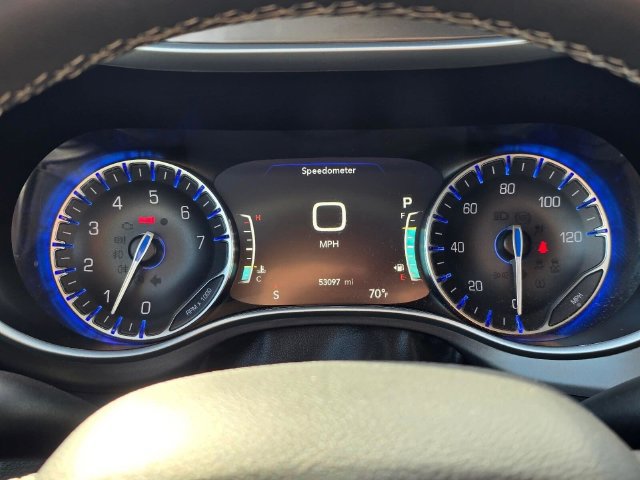 Used 2024 Chrysler Pacifica Touring-L FWD image 24