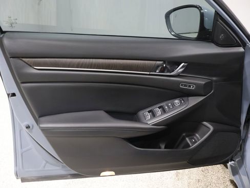 Used 2022 Honda Accord Touring image 12