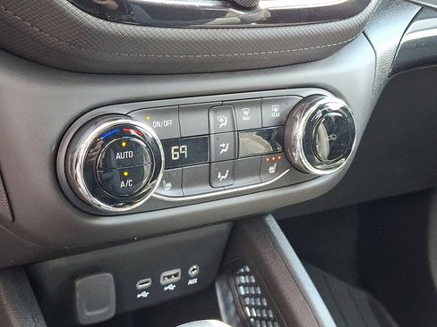 Certified 2023 Chevrolet TrailBlazer LT w/ Convenience Package FWD image 17
