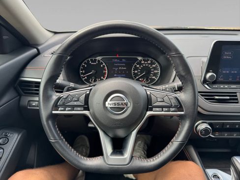 Used 2021 Nissan Altima 2.5 SR w/ SR Premium Package AWD/4WD image 13