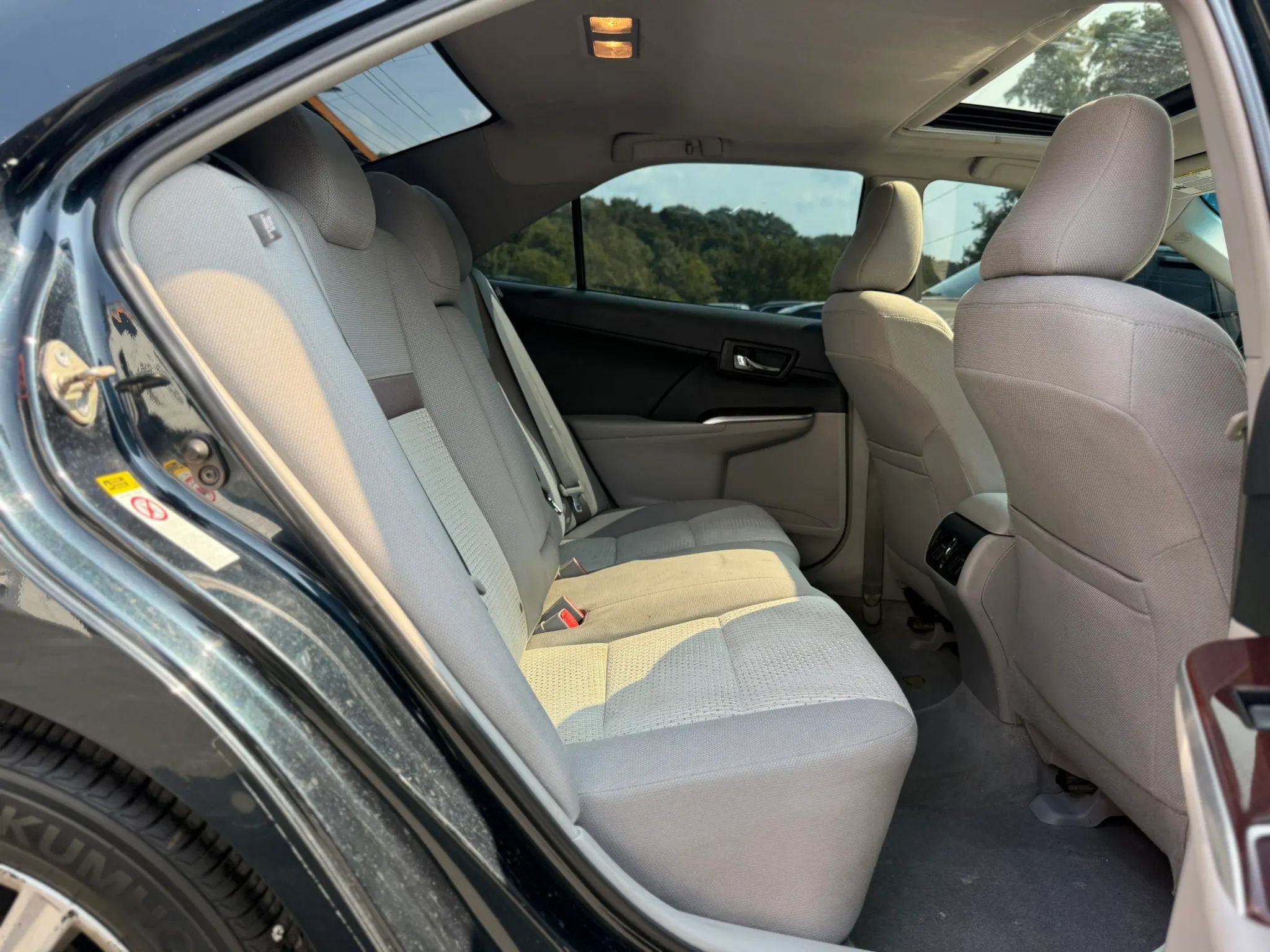 Used 2014 Toyota Camry XLE w/ Convenience Package FWD image 27