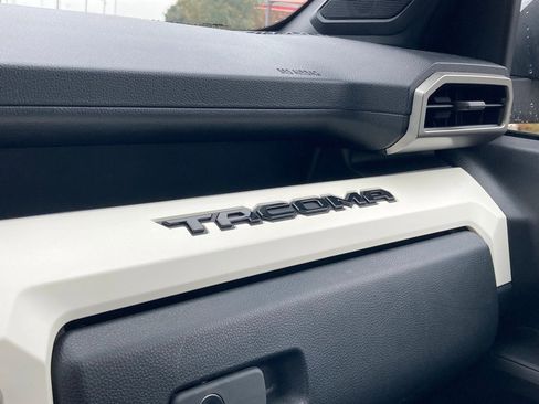 Used 2024 Toyota Tacoma TRD Sport image 28