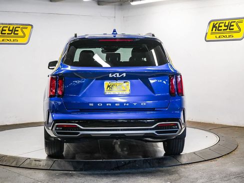 Used 2022 Kia Sorento S image 3