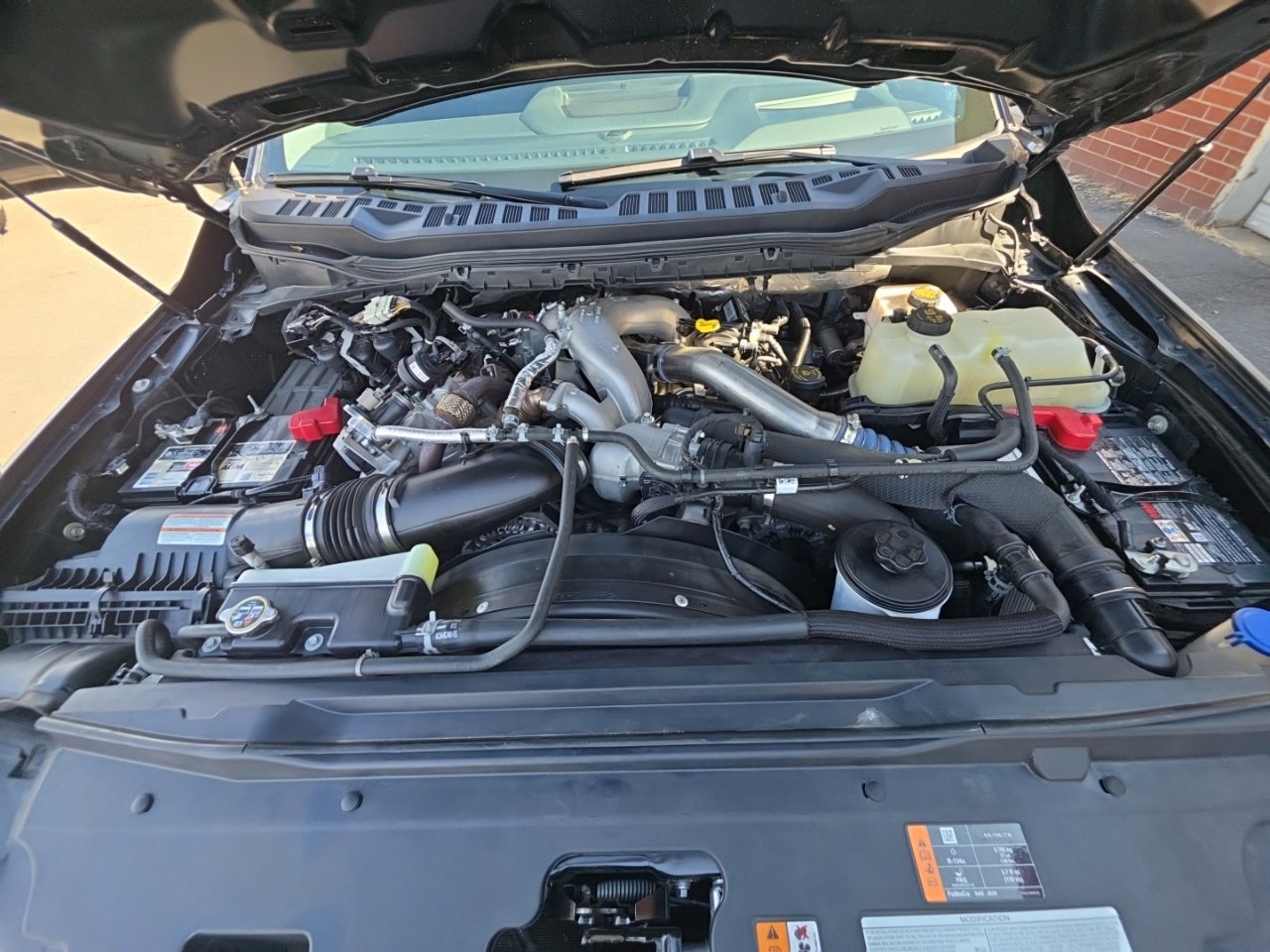 Used 2025 Ford F350 Lariat w/ Lariat Ultimate Package AWD/4WD image 20