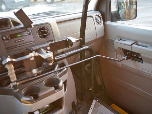 Used 2014 Ford E-350 and Econoline 350 Extended Super Duty w/ Power Group RWD image 27