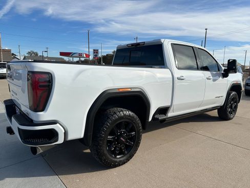 Used 2024 GMC Sierra 2500 AT4 w/ AT4 Premium Plus Package image 6