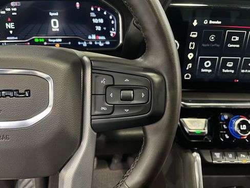 Used 2024 GMC Sierra 2500 Denali w/ Denali Reserve Package AWD/4WD image 18