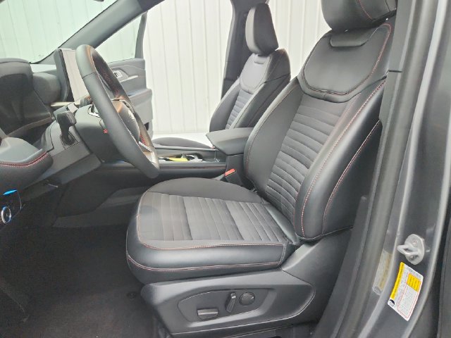 Used 2025 Ford Explorer ST-Line w/ Premium Package RWD image 20