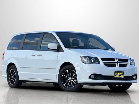 Used 2017 Dodge Grand Caravan GT image 2