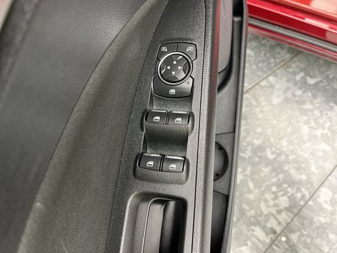 Used 2019 Ford Fusion SE FWD image 9